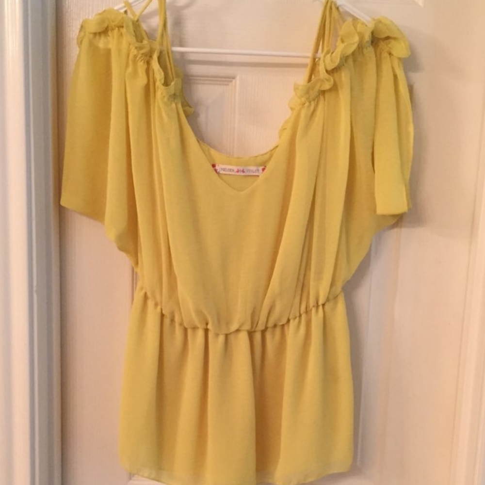 Chelsea & Violet Off Shoulder Blouse
